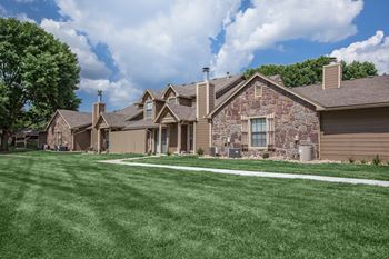 Lush Green Space at Waterford Place Apartments & Townhomes, Overland Park, 66210