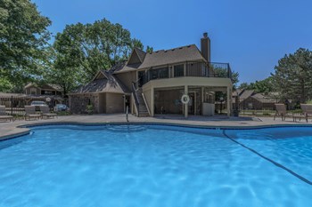 11220 W. 108th Street 1-2 Beds Apartment for Rent - Photo Gallery 5