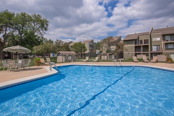6313 W. 75th Street 1-2 Beds Apartment for Rent - Photo Gallery 5