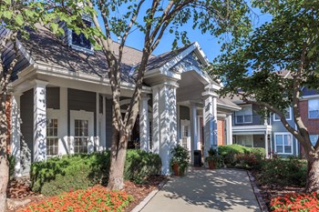 813 Mur-Len Road 1-2 Beds Apartment for Rent - Photo Gallery 2