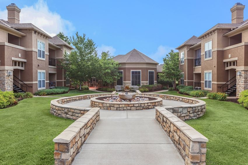 Stonepost Lakeside Apartment Homes, 13810 S. Pflumm Road, Olathe, KS