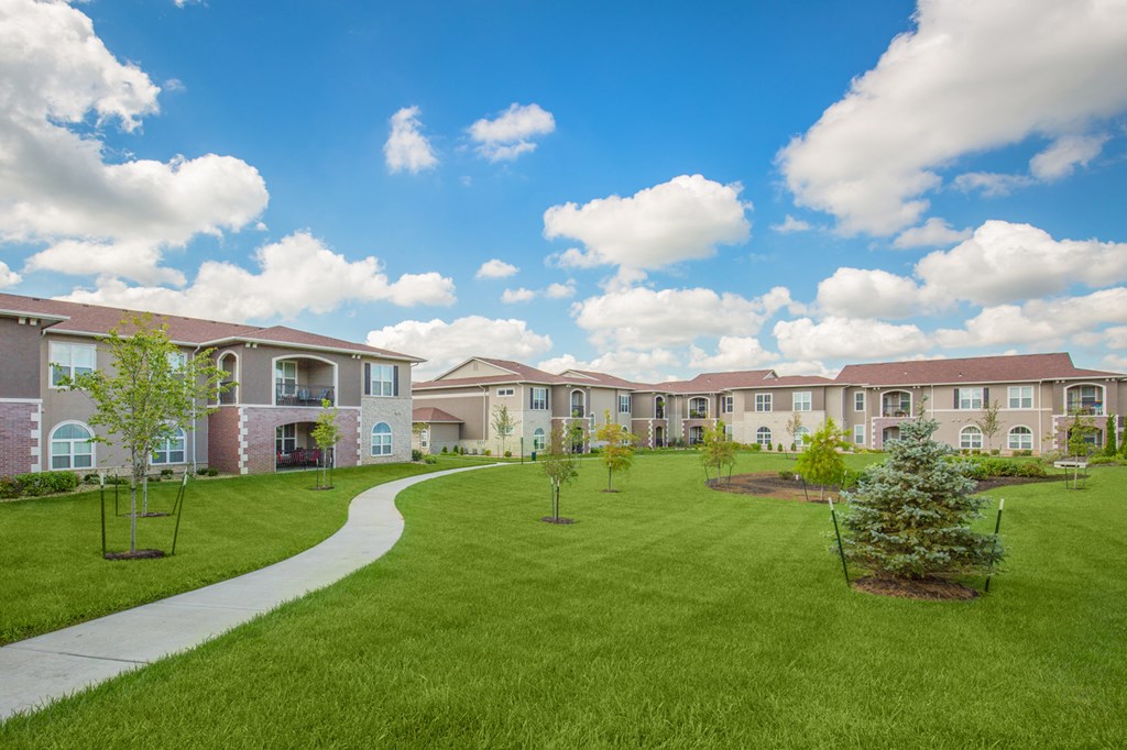 Lush Green Landscaping at Sorrento at Deer Creek Apartment Homes, Overland Park, KS