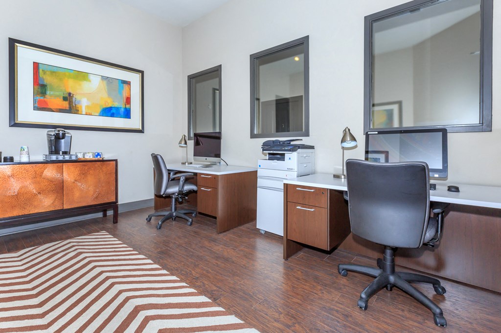 Officeat West 39th Street Apartments, Missouri, 64111
