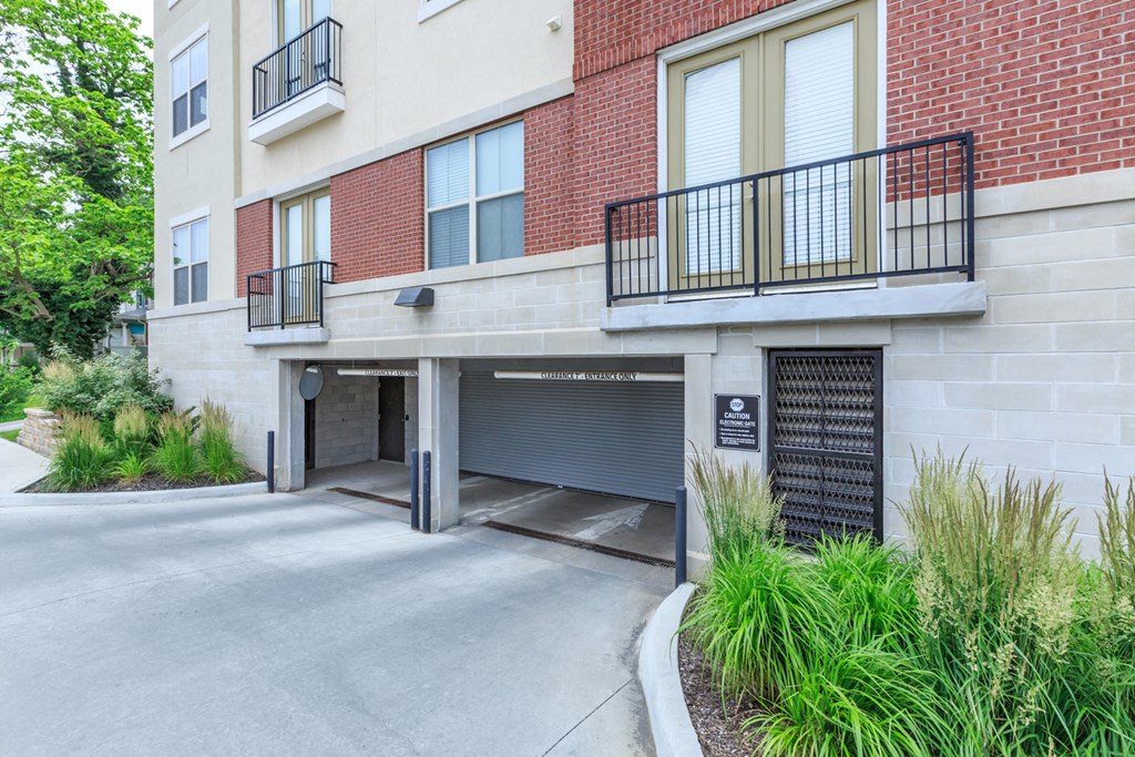 Entranceat West 39th Street Apartments, Kansas City, MO