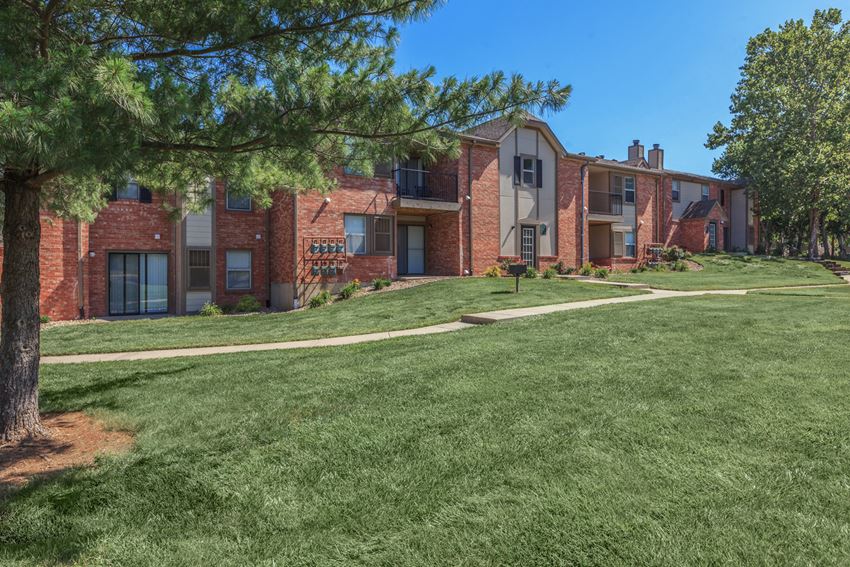 Wind River Lodge Apartments & Townhomes, 9250 Lichtenauer Drive, Lenexa, KS RentCafe
