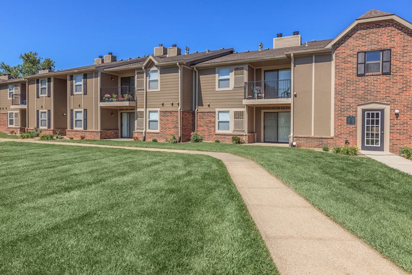 Wind River Lodge Apartments & Townhomes, 9250 Lichtenauer Drive, Lenexa, KS RentCafe
