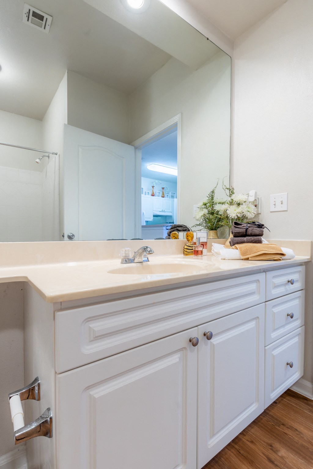 Cabinets at Wynnewood Farms Apartments, Overland Park, Kansas