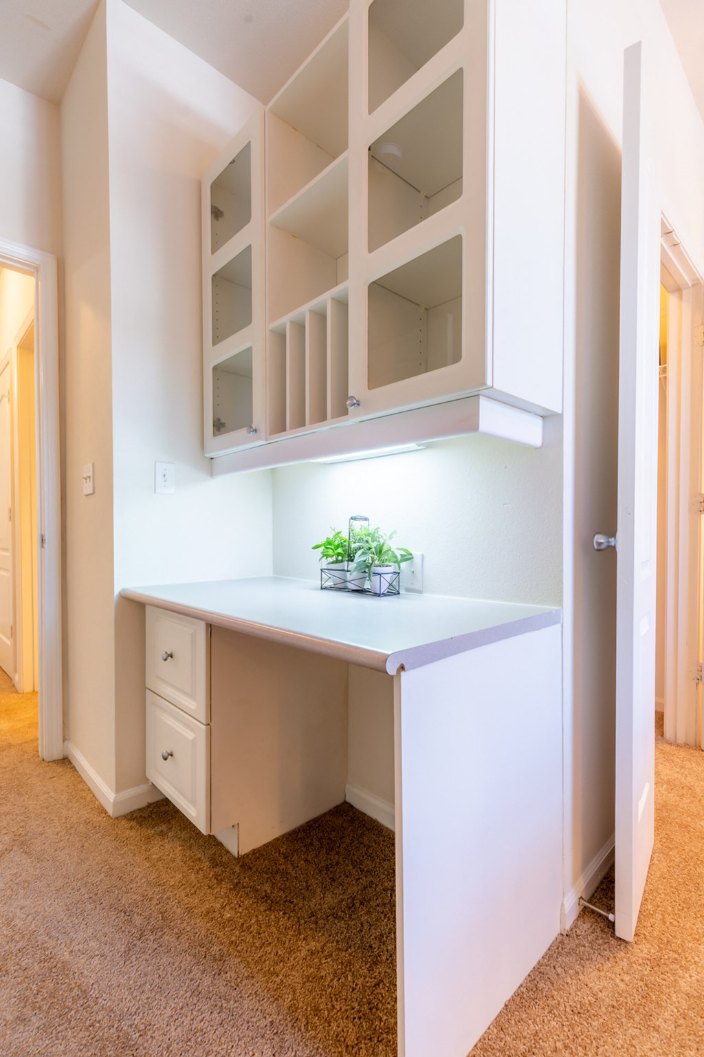 Shelves at Wynnewood Farms Apartments, Overland Park