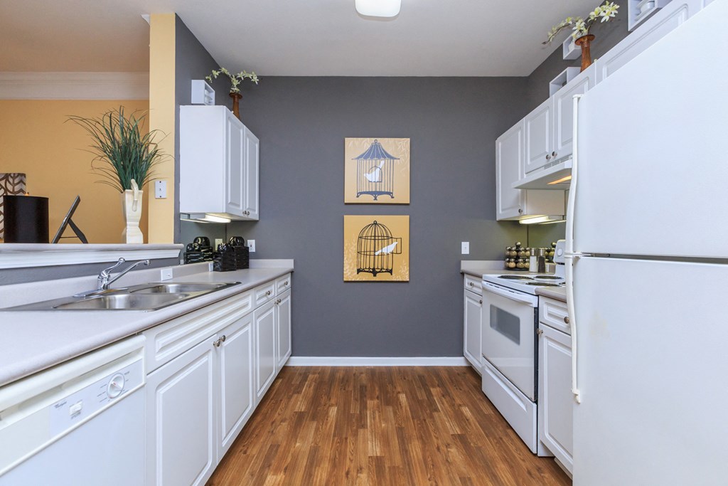 White kitchen at Wynnewood Farms Apartments, Overland Park, Kansas
