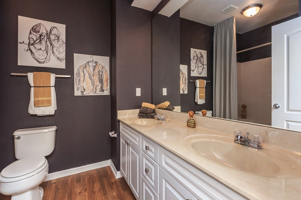 Bathroom interior at Wynnewood Farms Apartments, Overland Park, 66209