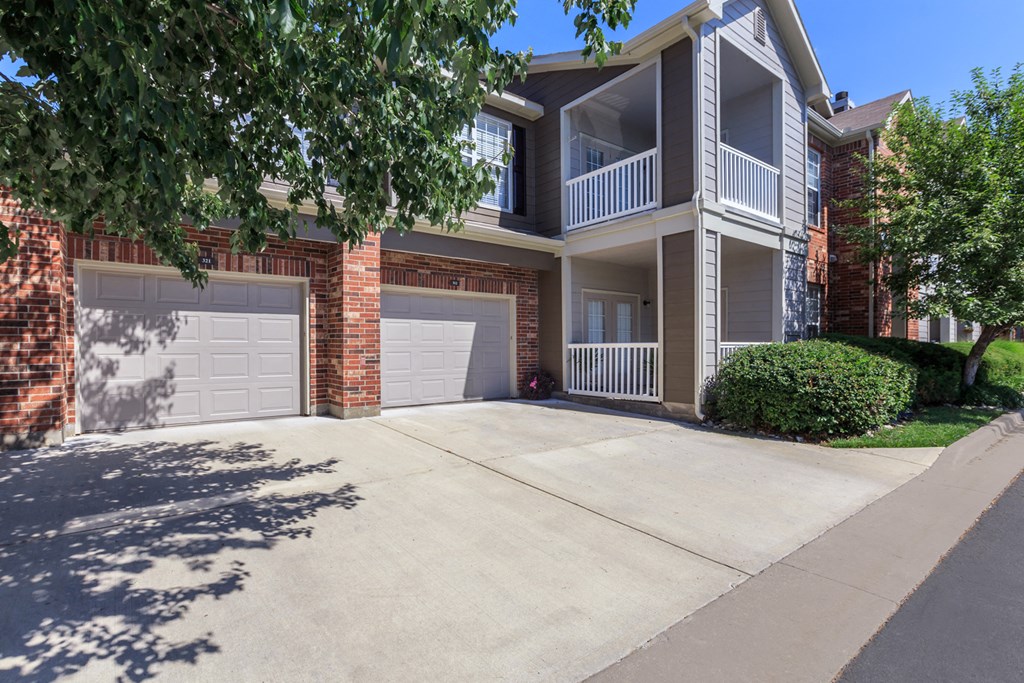 Outdoor at Wynnewood Farms Apartments, Overland Park, 66209