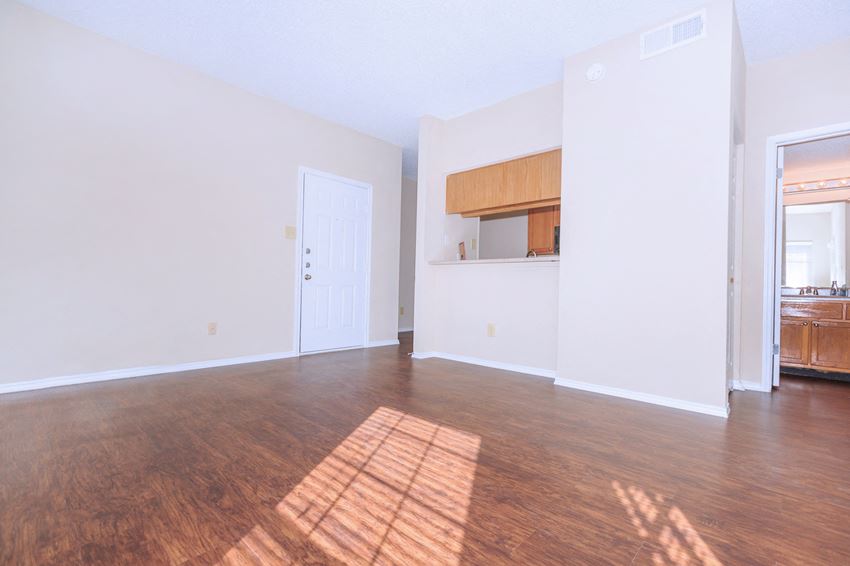 Creekview Apartment Homes, 14255 Preston Road, Dallas, TX RentCafe