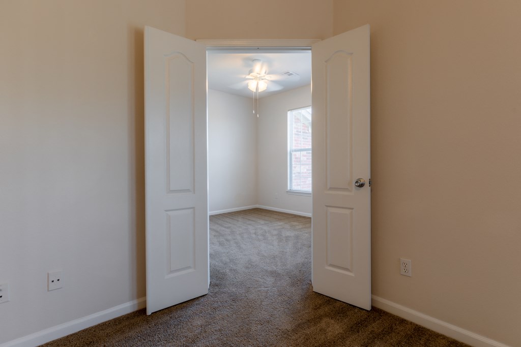 Walk way at Wynnewood Farms Apartments, Overland Park