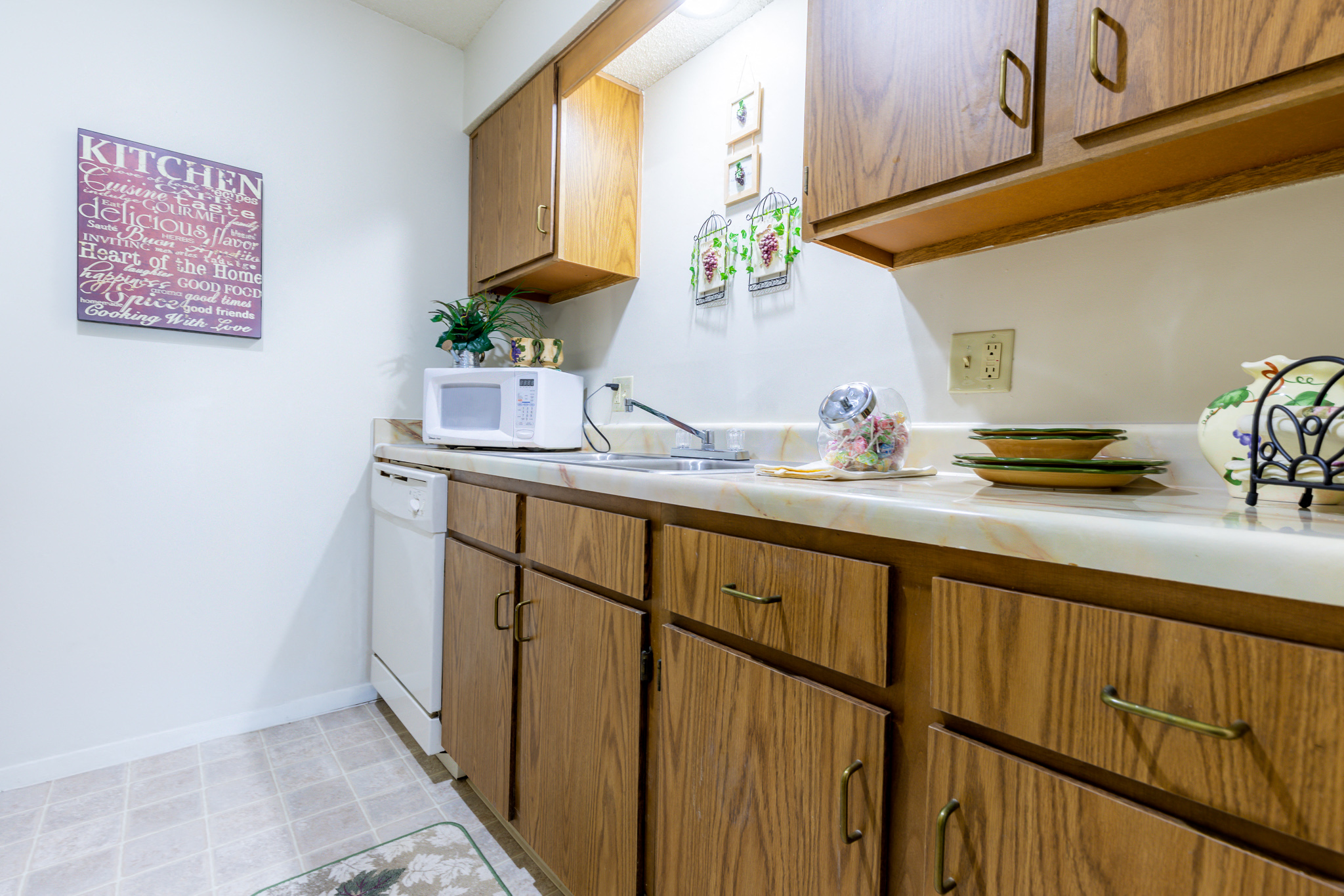 Kitchen at Bristol Pointe Apartments, Olathe, Kansas