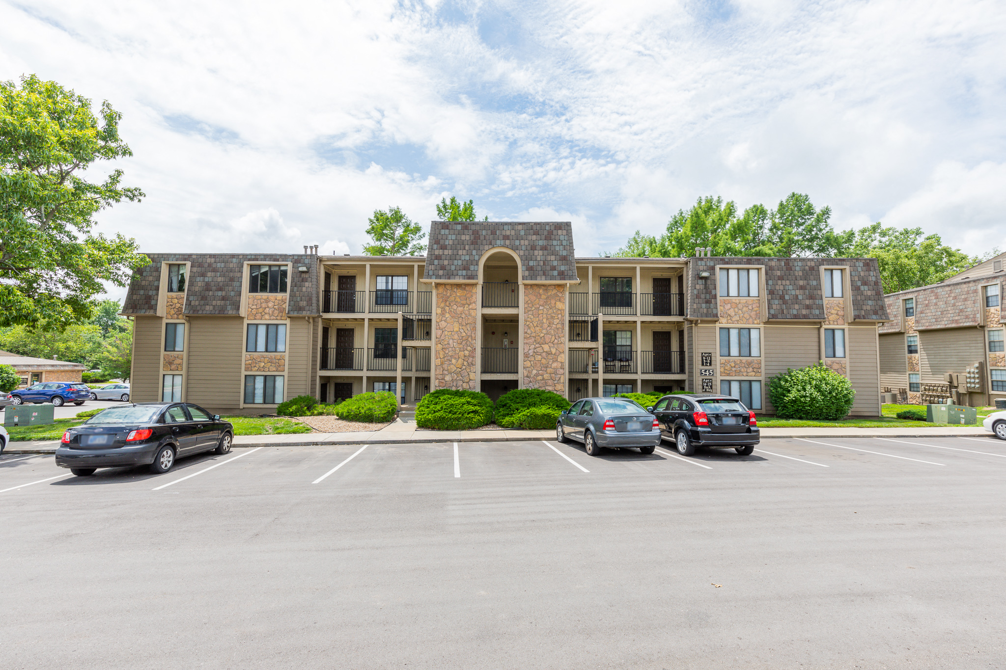 Bristol Pointe Apartment Homes, 533 North Somerset Terrace, Olathe, KS