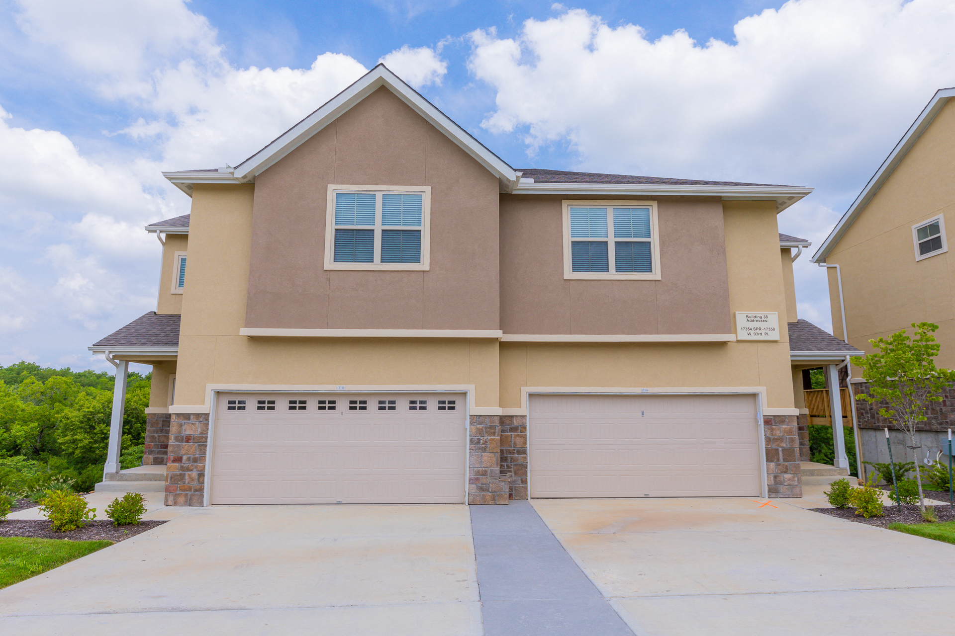 Exterior area at Prairie Creek Apartments & Townhomes, Lenexa, Kansas