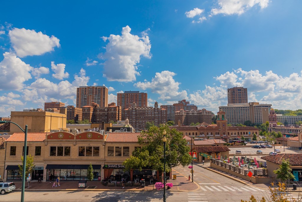 Plaza Views at Cambria Luxury Apartment Homes, Kansas City, 64112