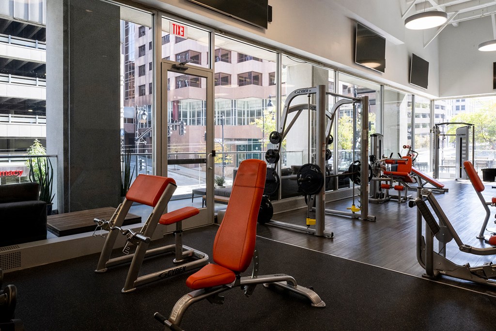 fitness center at Sky On Main Apartments, Missouri, 64105