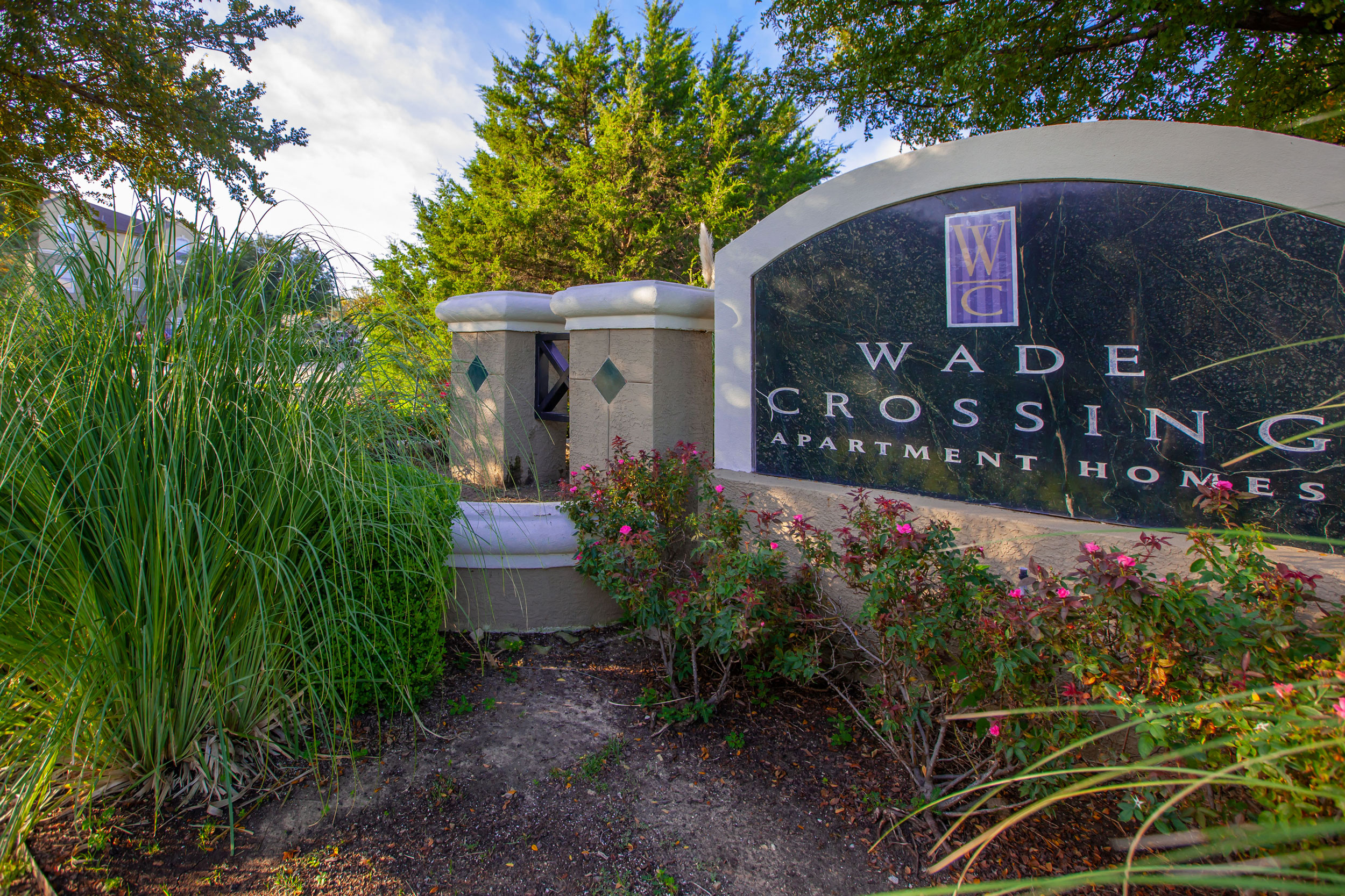 entry signage at Wade Crossing Apartment Homes , Frisco, Texas, 75035