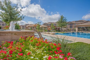 pool with flowers - Photo Gallery 2