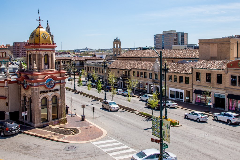 Country Club Plaza View at Mirabelle Luxury Apartments, Kansas City, Missouri