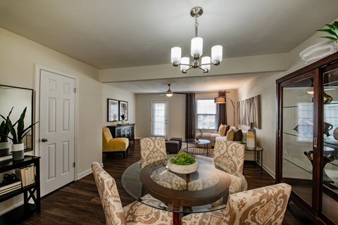 Open dining space in Lakefield Mews one-bedroom apartment in Richmond, VA
