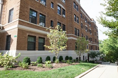 1900 Lamont Street, NW Studio-2 Beds Apartment for Rent - Photo Gallery 1