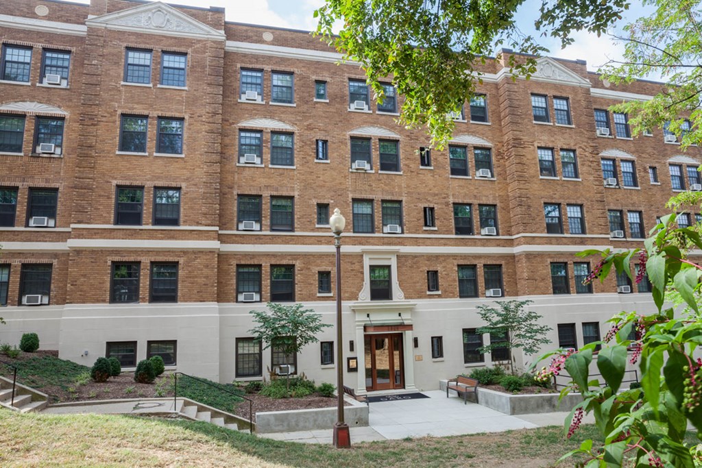 the building in which the hotel is located