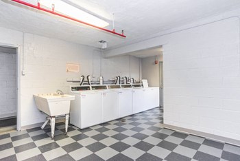 620 Sheridan Street Studio-2 Beds Apartment for Rent - Photo Gallery 6