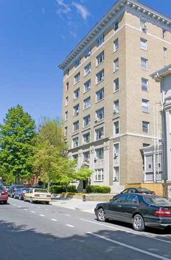 1911 R Street, NW Studio-3 Beds Apartment for Rent - Photo Gallery 4