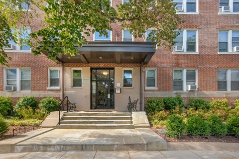 Front Entrance to The Rocksboro