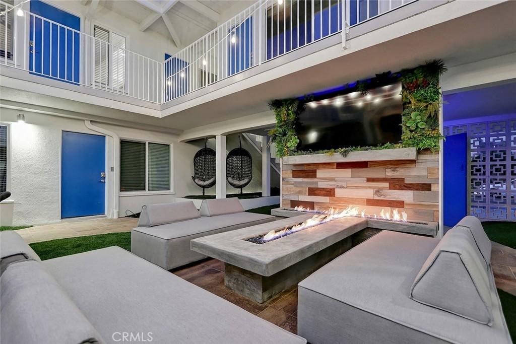 a mural of the star on the side of a building