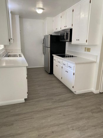 834 2nd St. 1-2 Beds Apartment for Rent - Photo Gallery 5