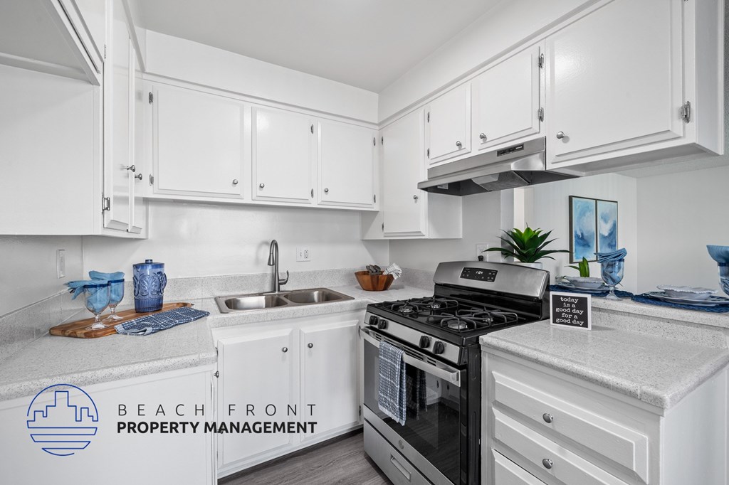 La Rue Apartments is a similar property to Lakewood Apartments, LLC located in Downey