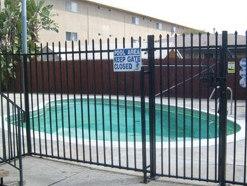 13614 Cordary Ave. Studio-3 Beds Apartment for Rent - Photo Gallery 3
