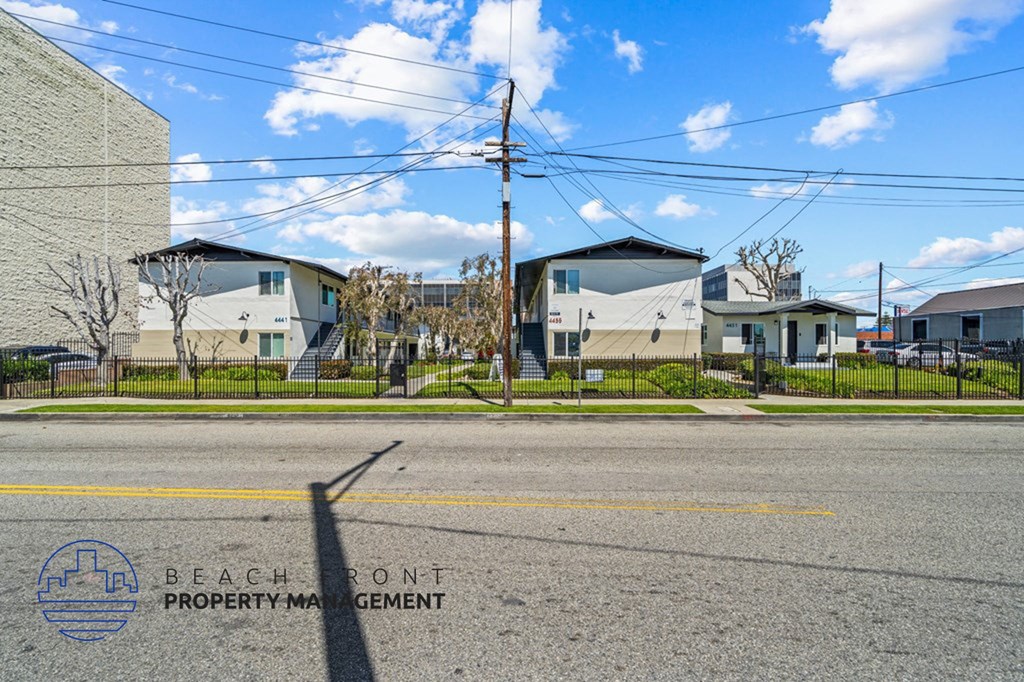 a street with houses on the side of a road