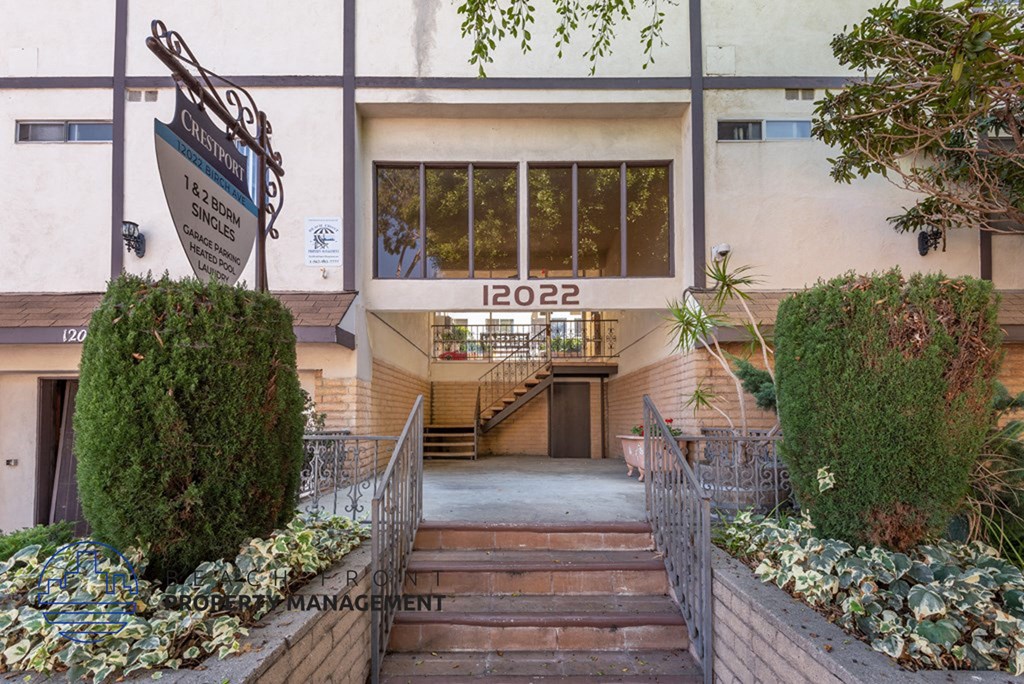 the building in which the apartment is located