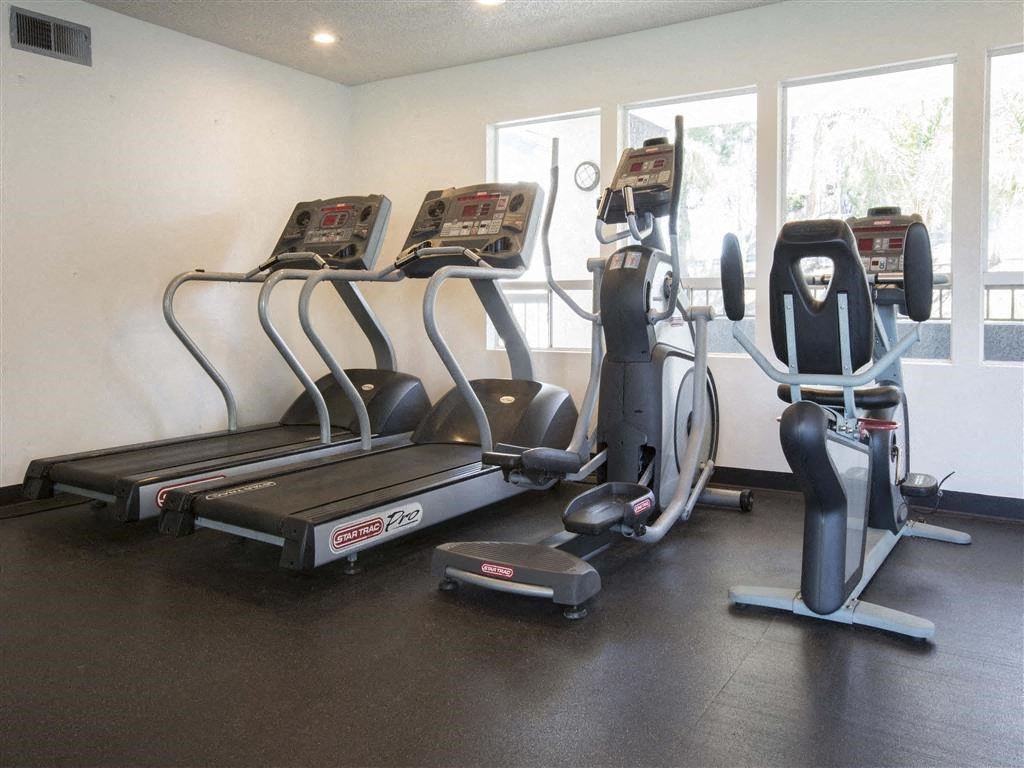 the gym is equipped with cardio equipment at the retreat at thousand oaks apartments
