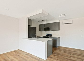 12914 Doty Ave. Studio-2 Beds Apartment for Rent - Photo Gallery 3