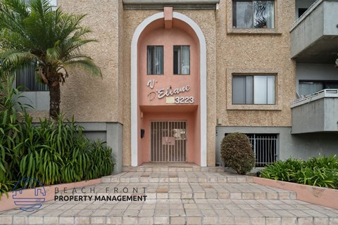 the building in which the hotel is located