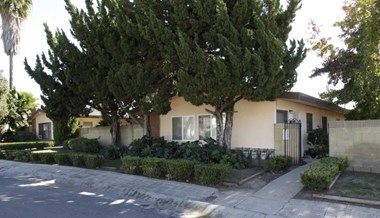 1100-1114 E. 3Rd Ave. 2 Beds Apartment for Rent