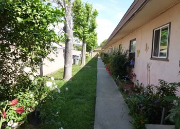 1100-1114 E. 3rd Ave. 2 Beds Apartment for Rent - Photo Gallery 4