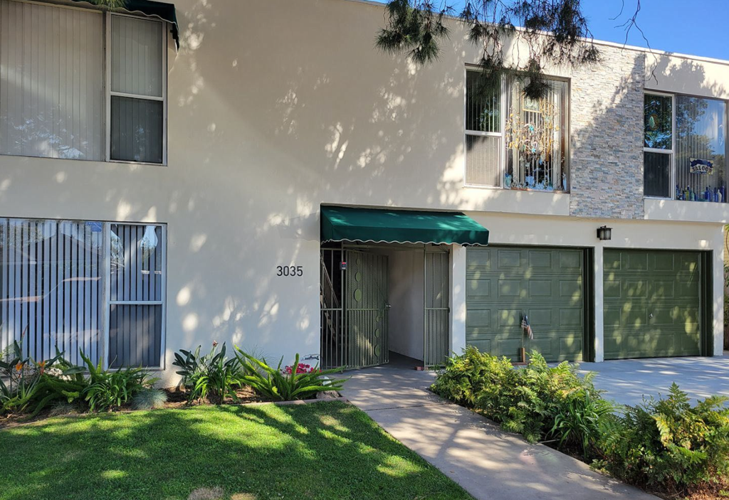 the building in which the apartment is located