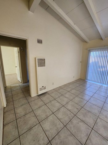 1100-1114 E. 3rd Ave. 2 Beds Apartment for Rent - Photo Gallery 30