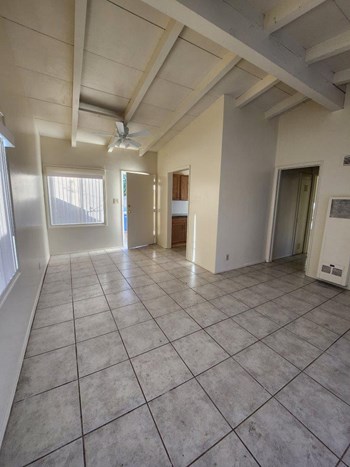 1100-1114 E. 3rd Ave. 2 Beds Apartment for Rent - Photo Gallery 29