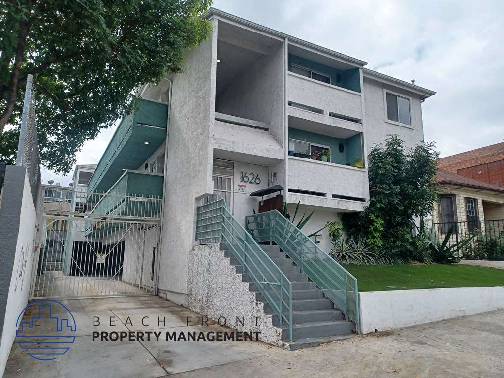 the building in which the apartment is located