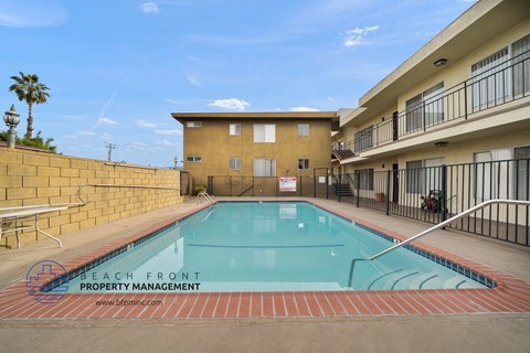 the swimming pool at the resort at peppermint