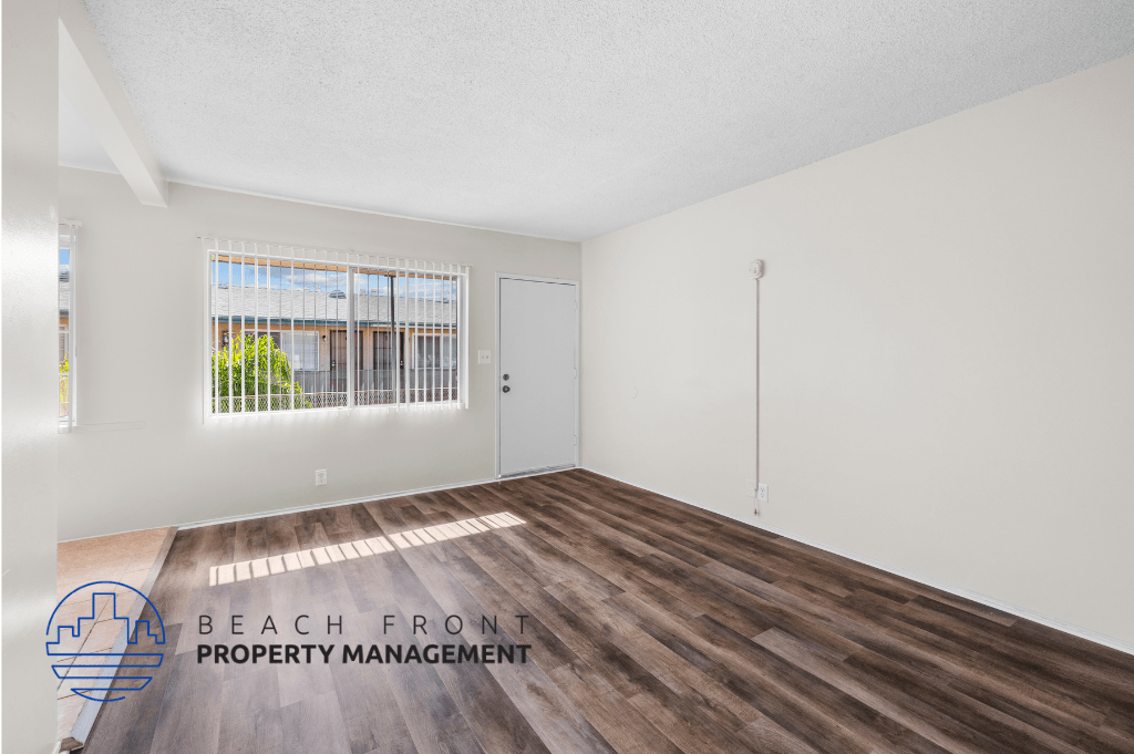 the preserve at ballantyne commons apartment living room with hardwood floor and window