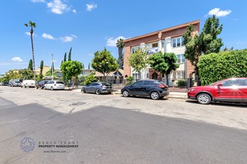 5617 La Mirada Ave. Studio Apartment, Student for Rent - Photo Gallery 3