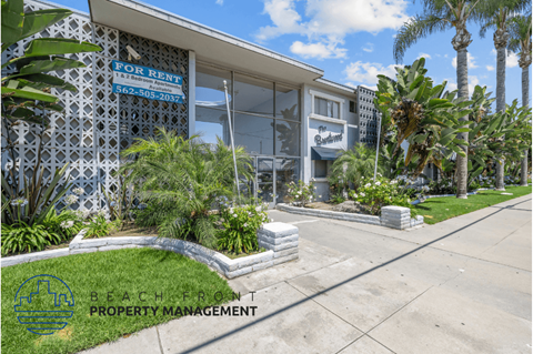 the building where the hotel is located